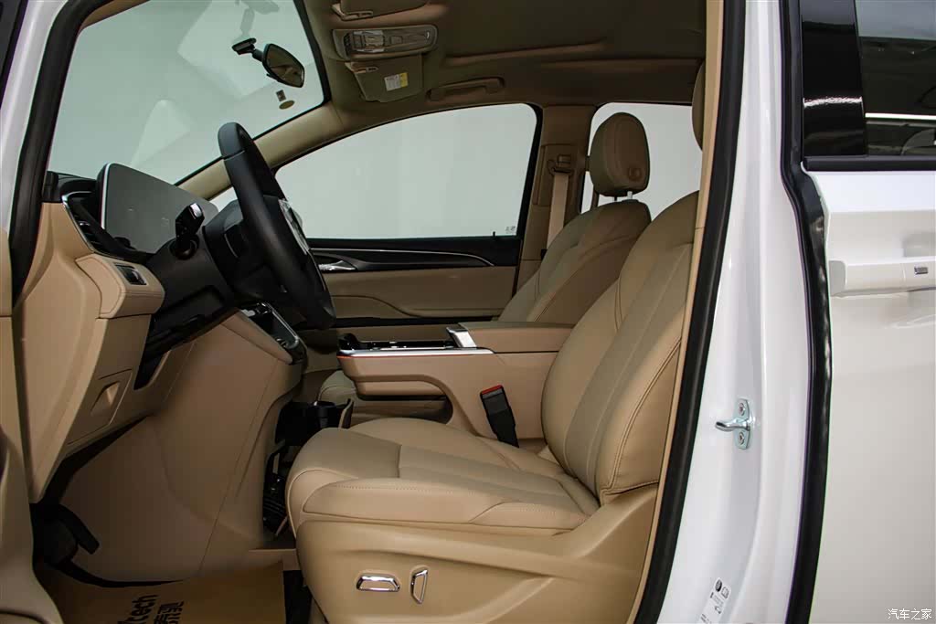 Buick GL8, 2026 18
