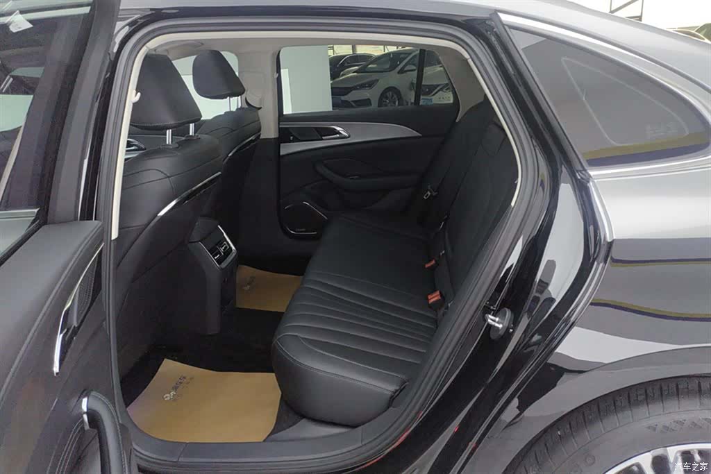 Hongqi H5, 2024 11