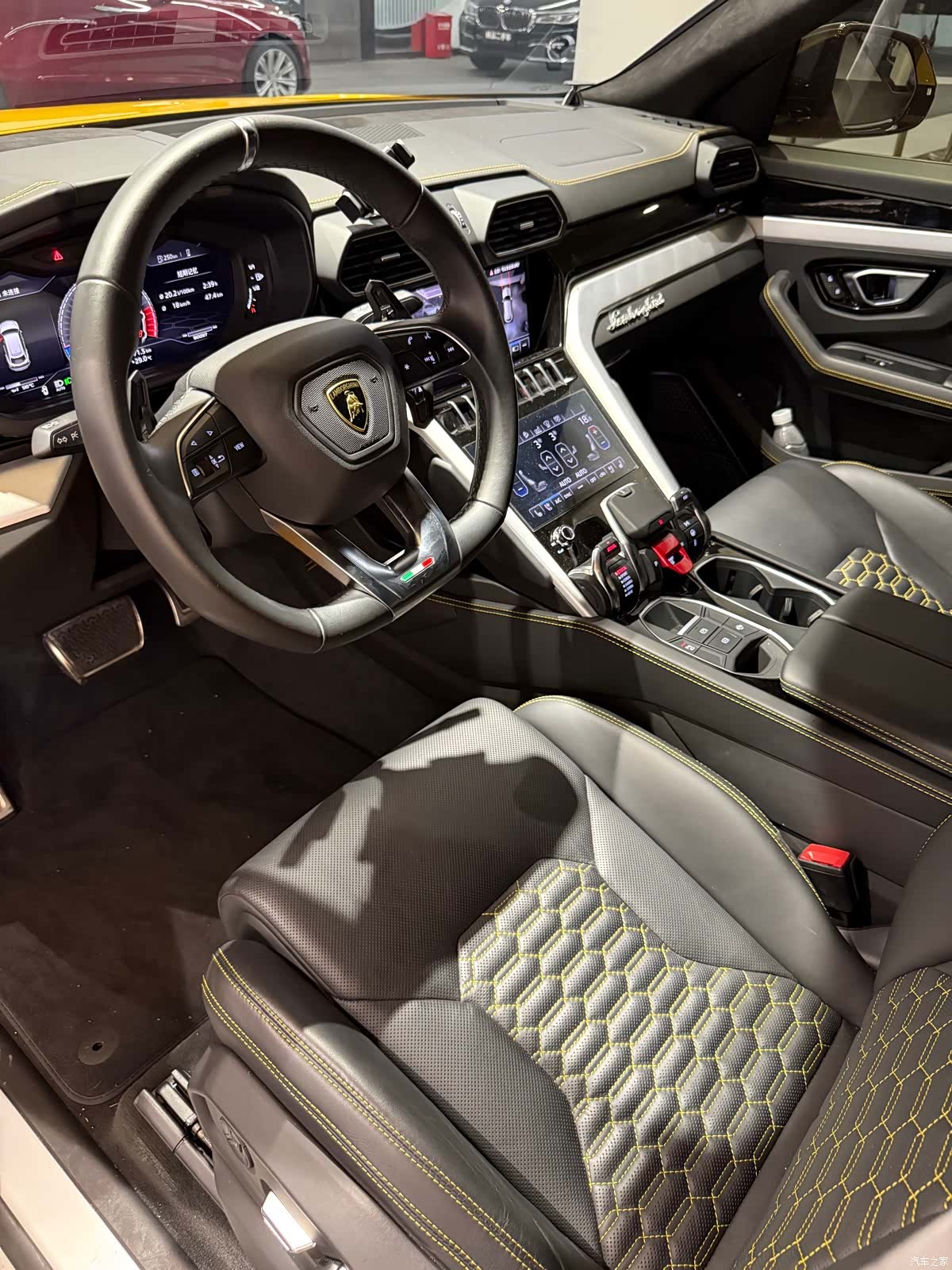 Lamborghini Urus, 2021 7