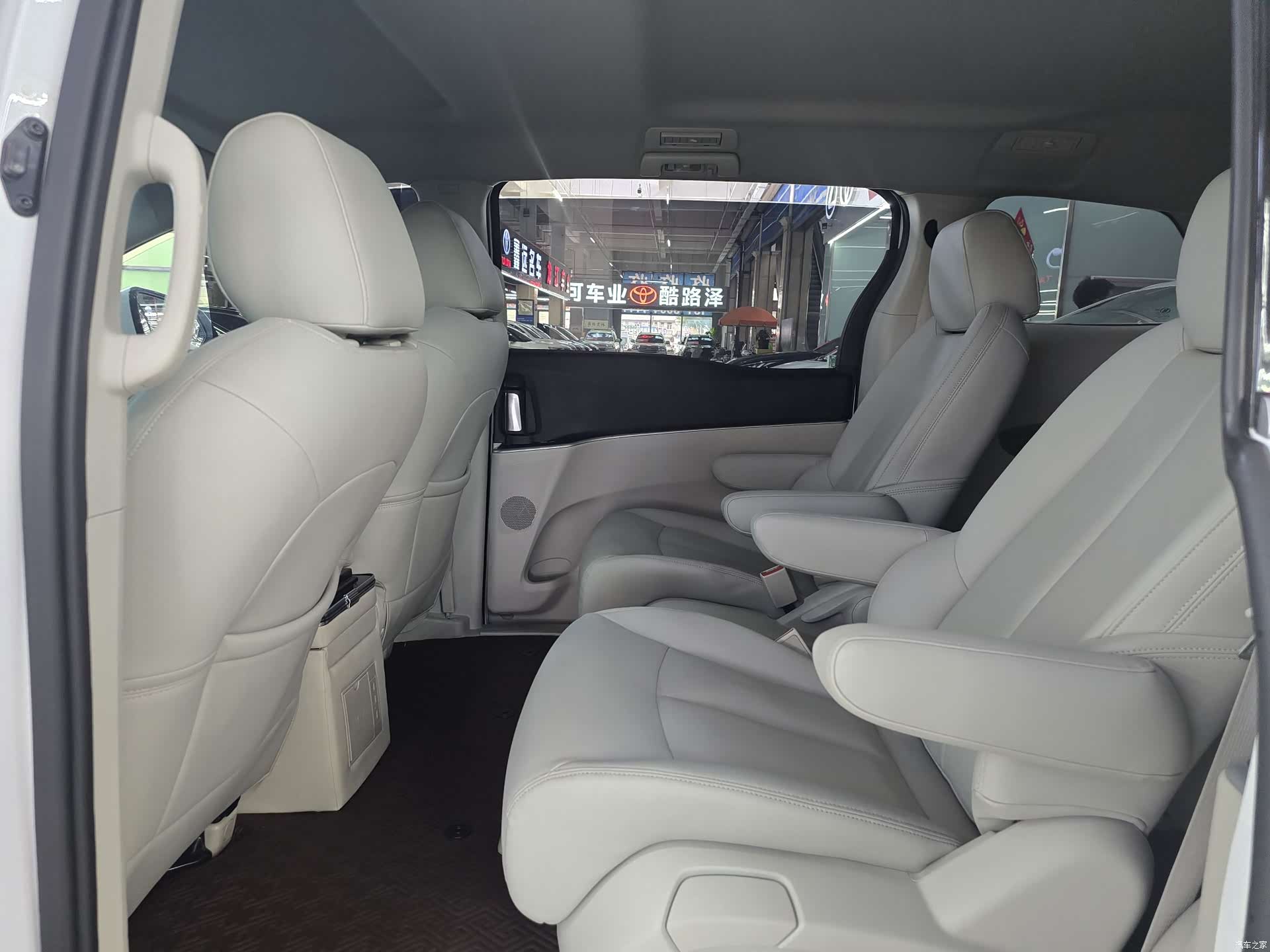 Buick GL8, 2021 13