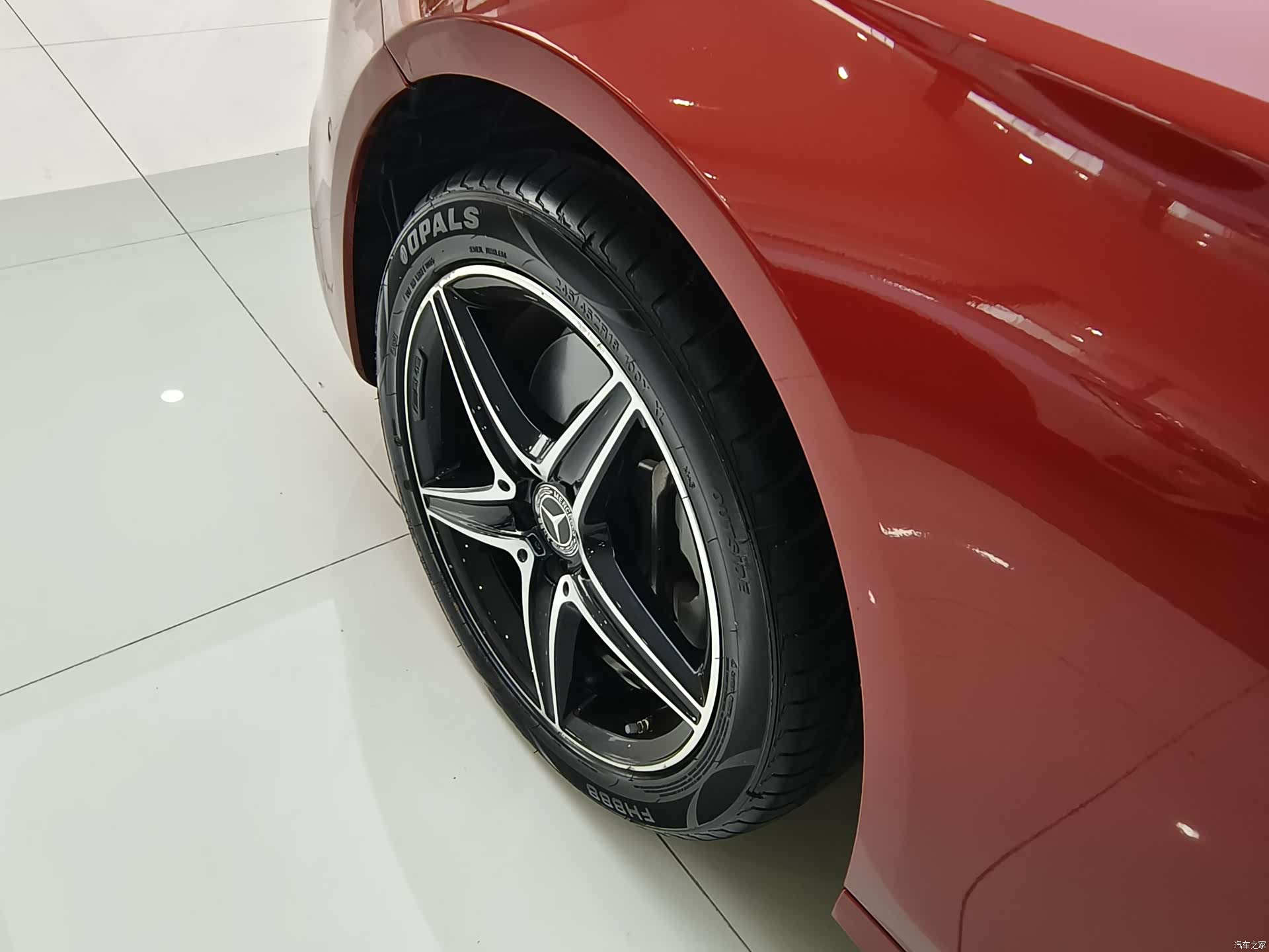 Mercedes-Benz E-Class, 2019 34