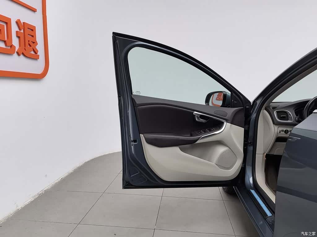 Volvo V40, 2014 8