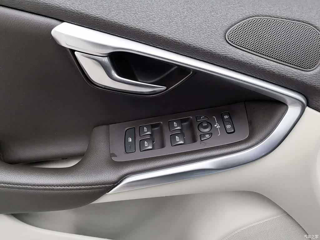 Volvo V40, 2014 9