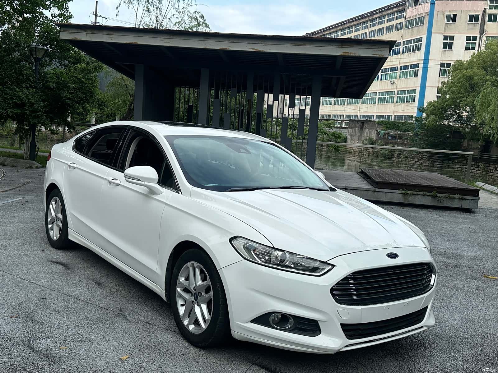 Ford Mondeo, 2015 3