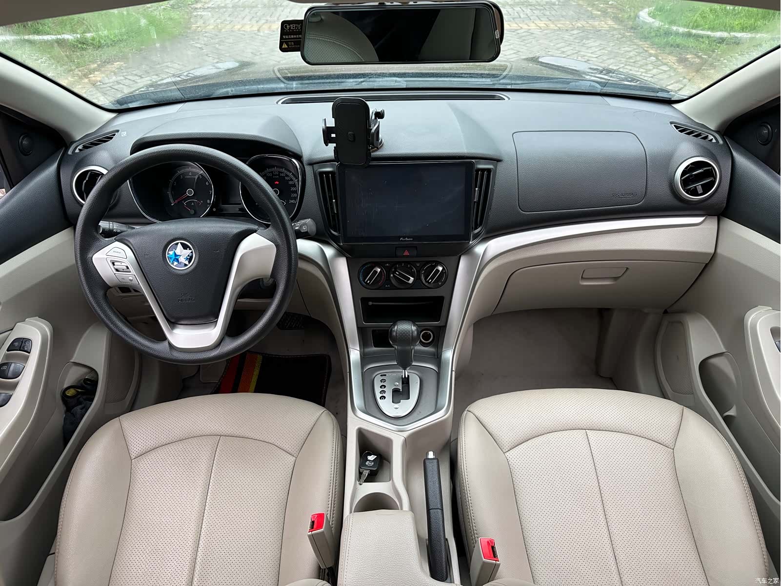 Nissan T70, 2015 12