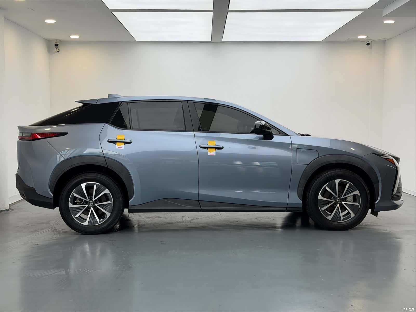 Lexus RZ, 2023 8