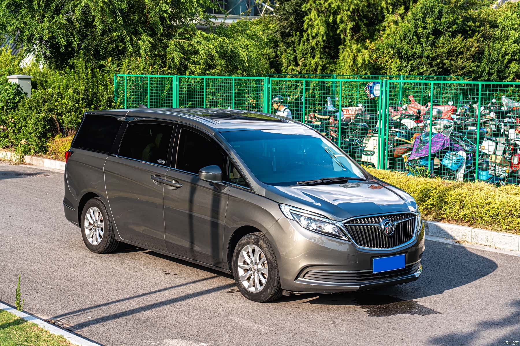 Buick GL8, 2016 3