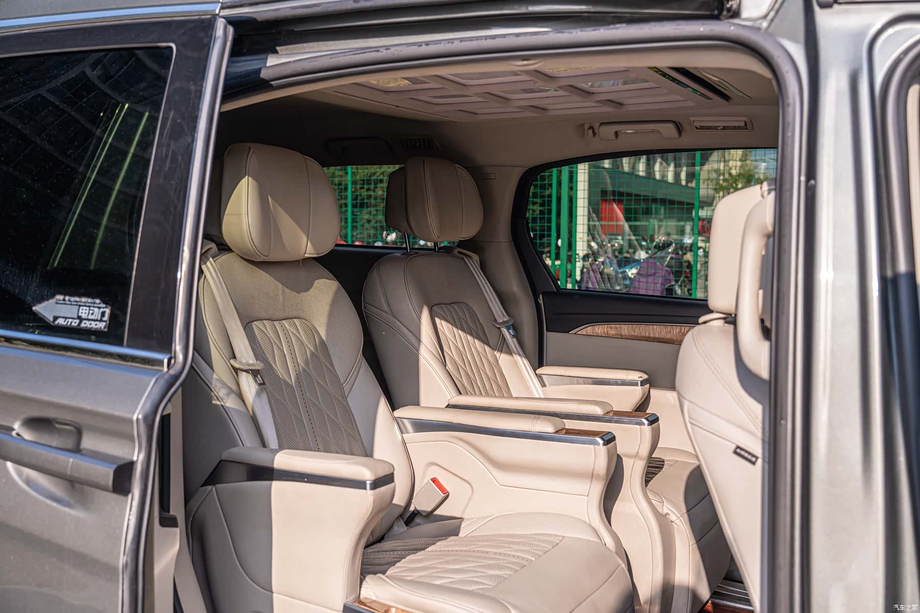 Buick GL8, 2016 9