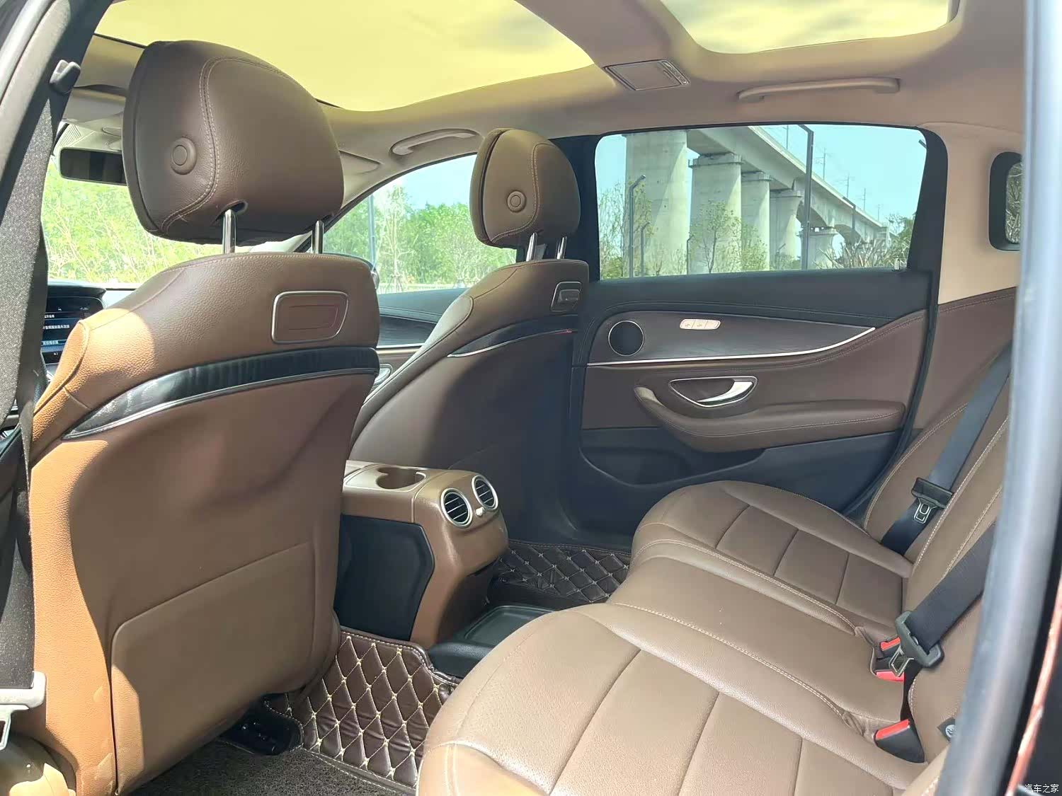 Mercedes-Benz E-Class, 2019 6