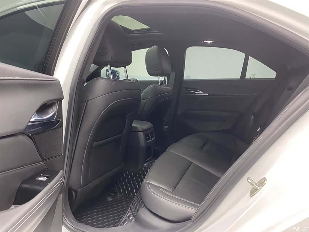 Cadillac CT4, 2023 19