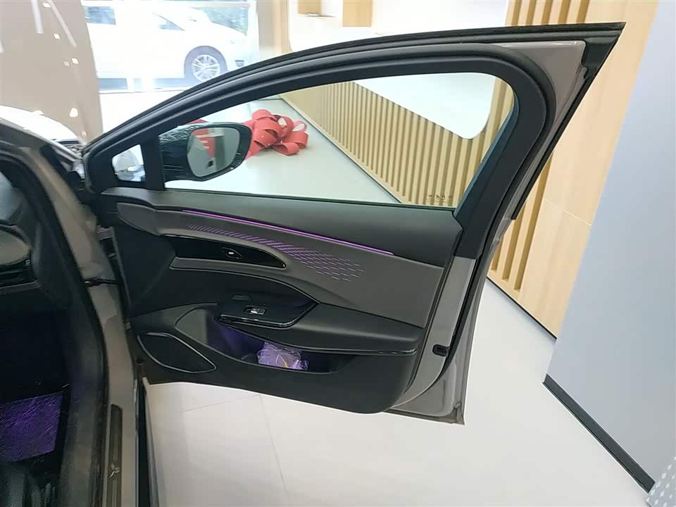 Hongqi EH7 Hongqi EH7