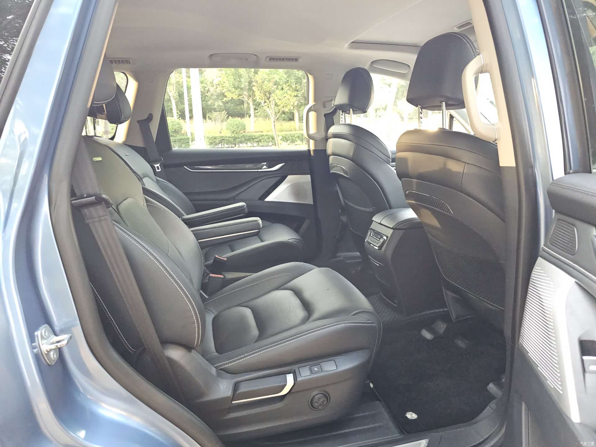 Maxus D90, 2019 9