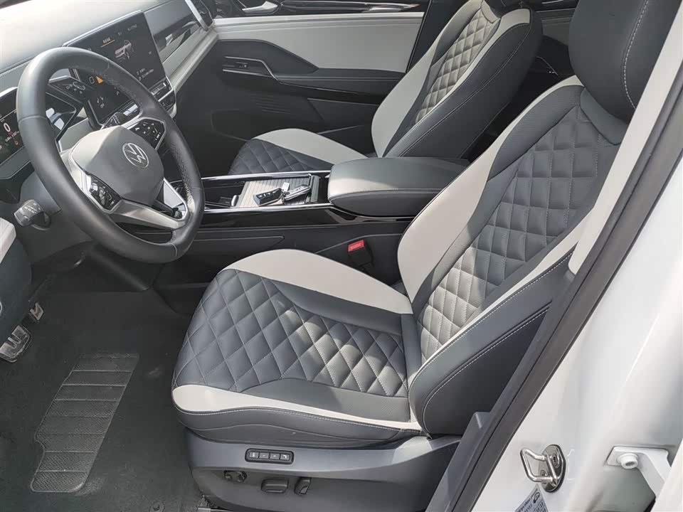 Volkswagen ID.6 CROZZ