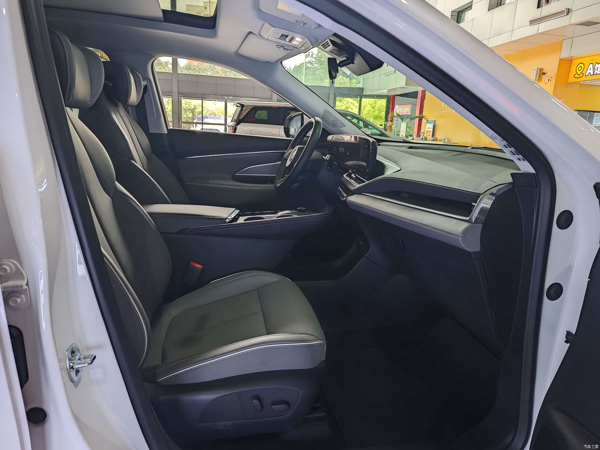 Buick E5, 2025 12