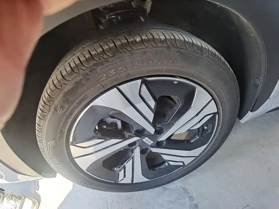 Geely Galaxy Galaxy E5