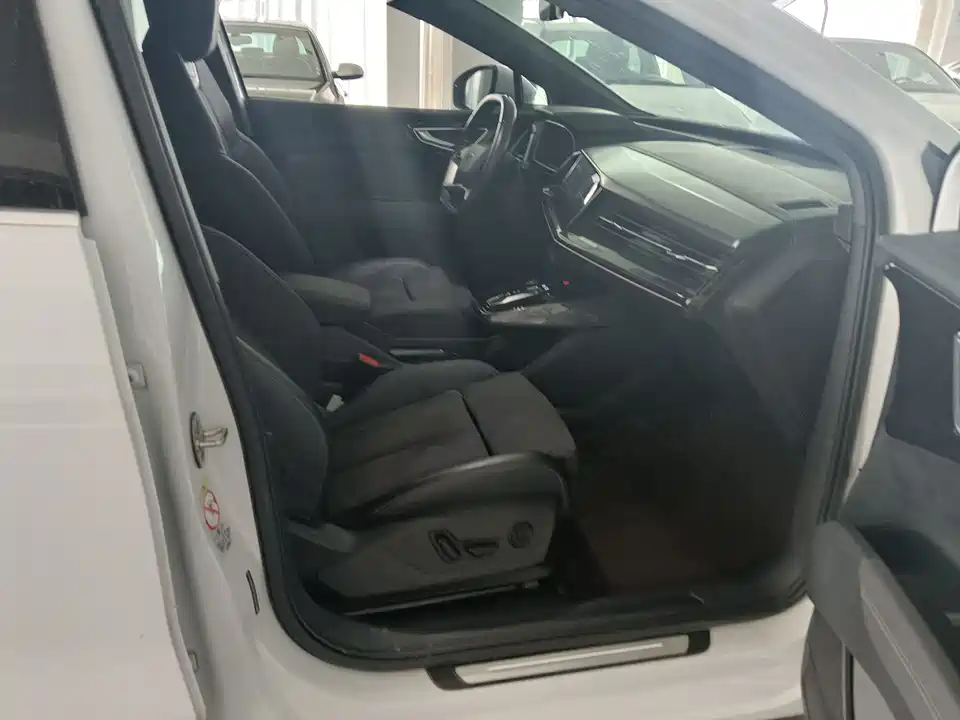 Audi Q4