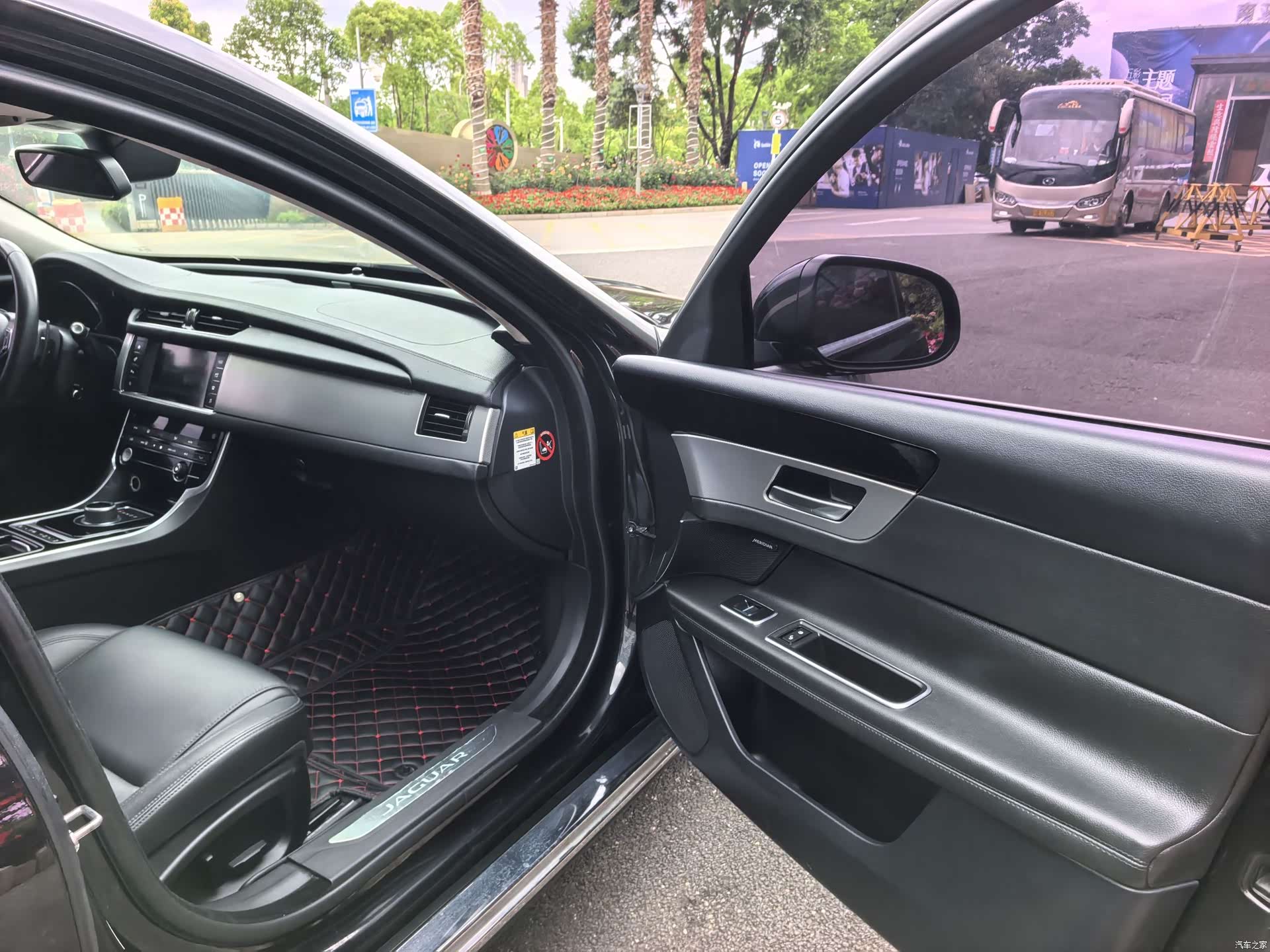 Land Rover XFL, 2017 12