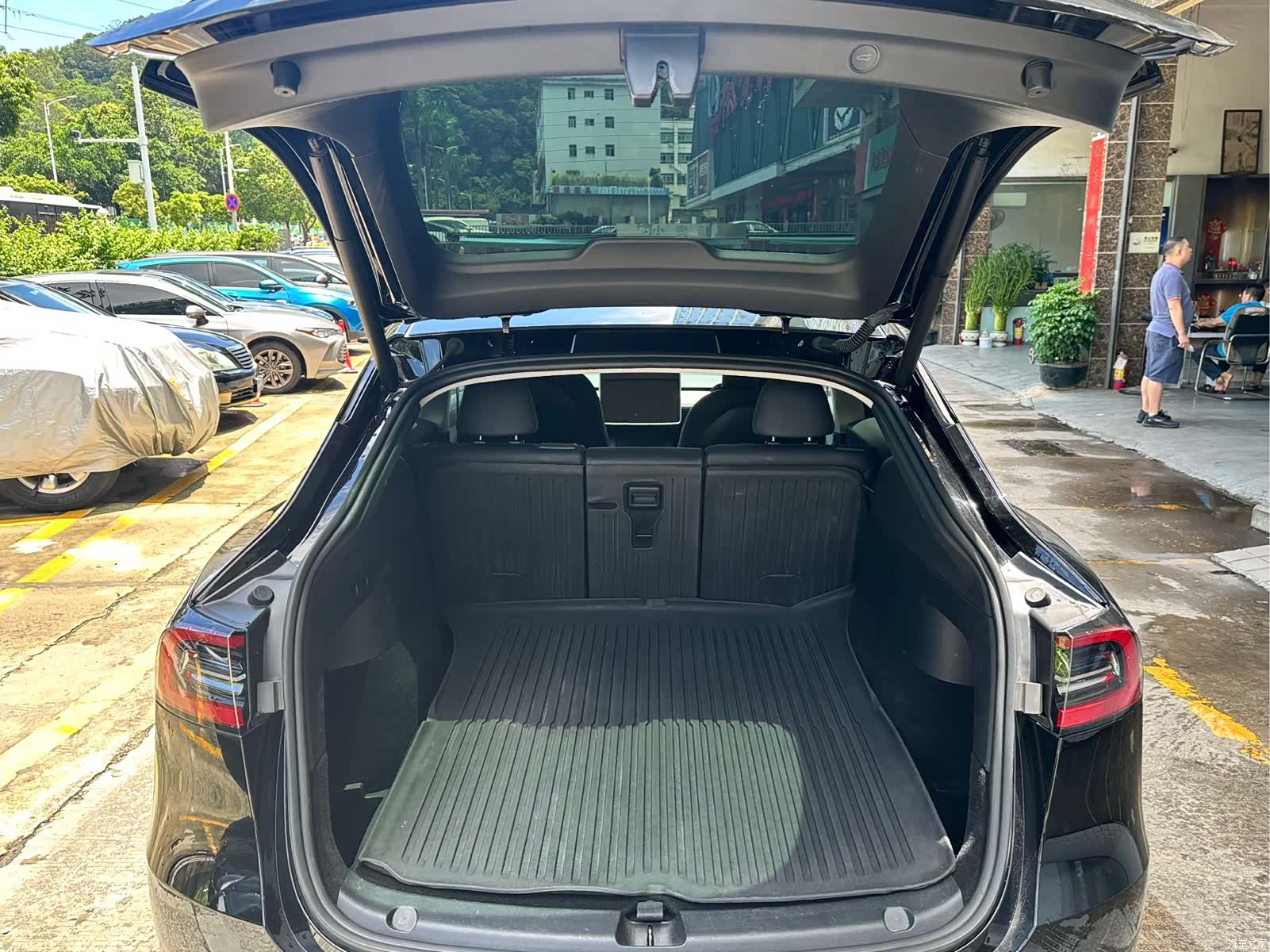 Tesla Model Y, 2024 17