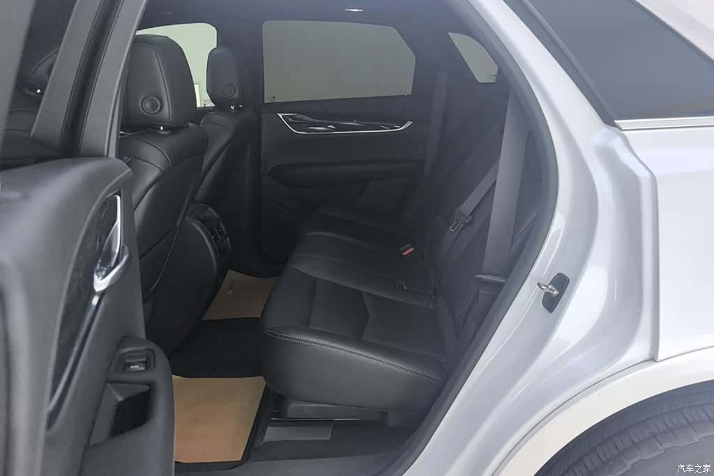 Cadillac XT5, 2021 11