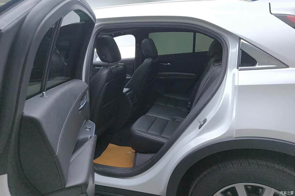 Cadillac XT4, 2020 11