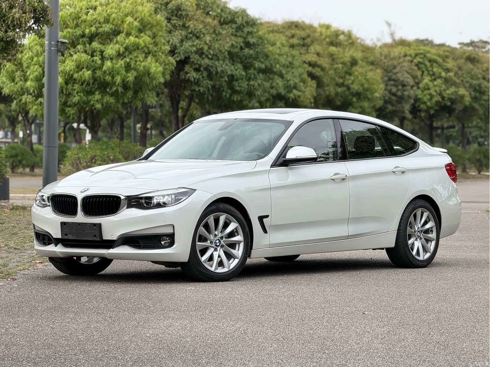 BMW 3 Series, 2019 1
