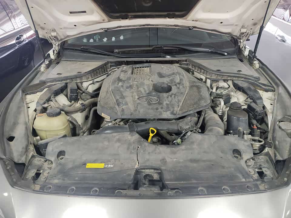 Infiniti Q50L