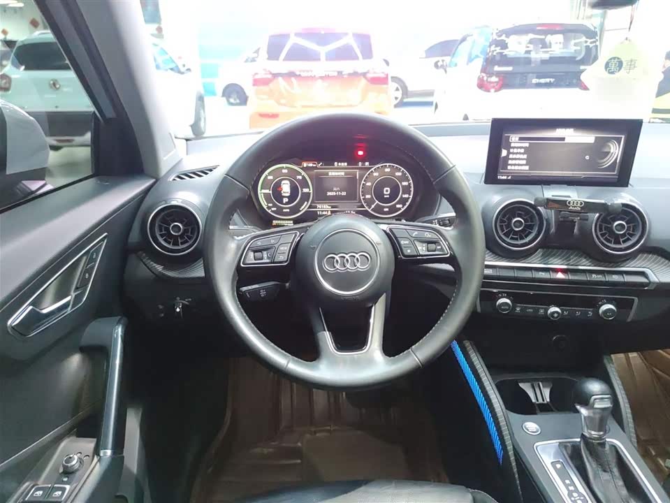 Audi Q2L