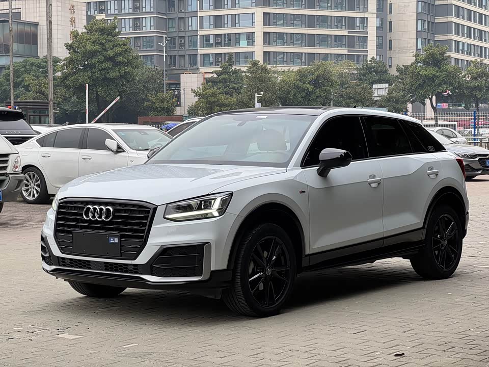 Audi Q2L