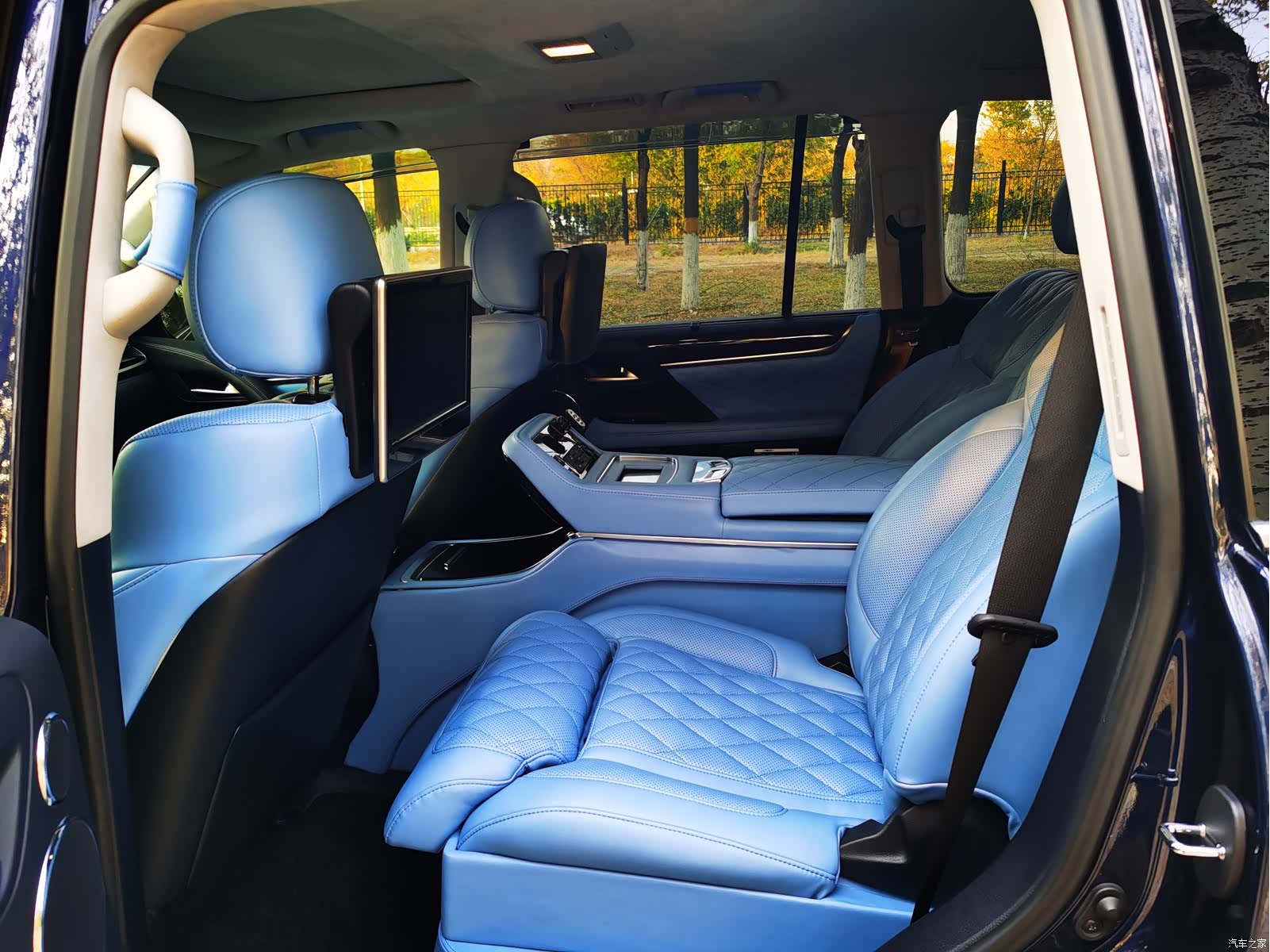 Lexus LX, 2019 10