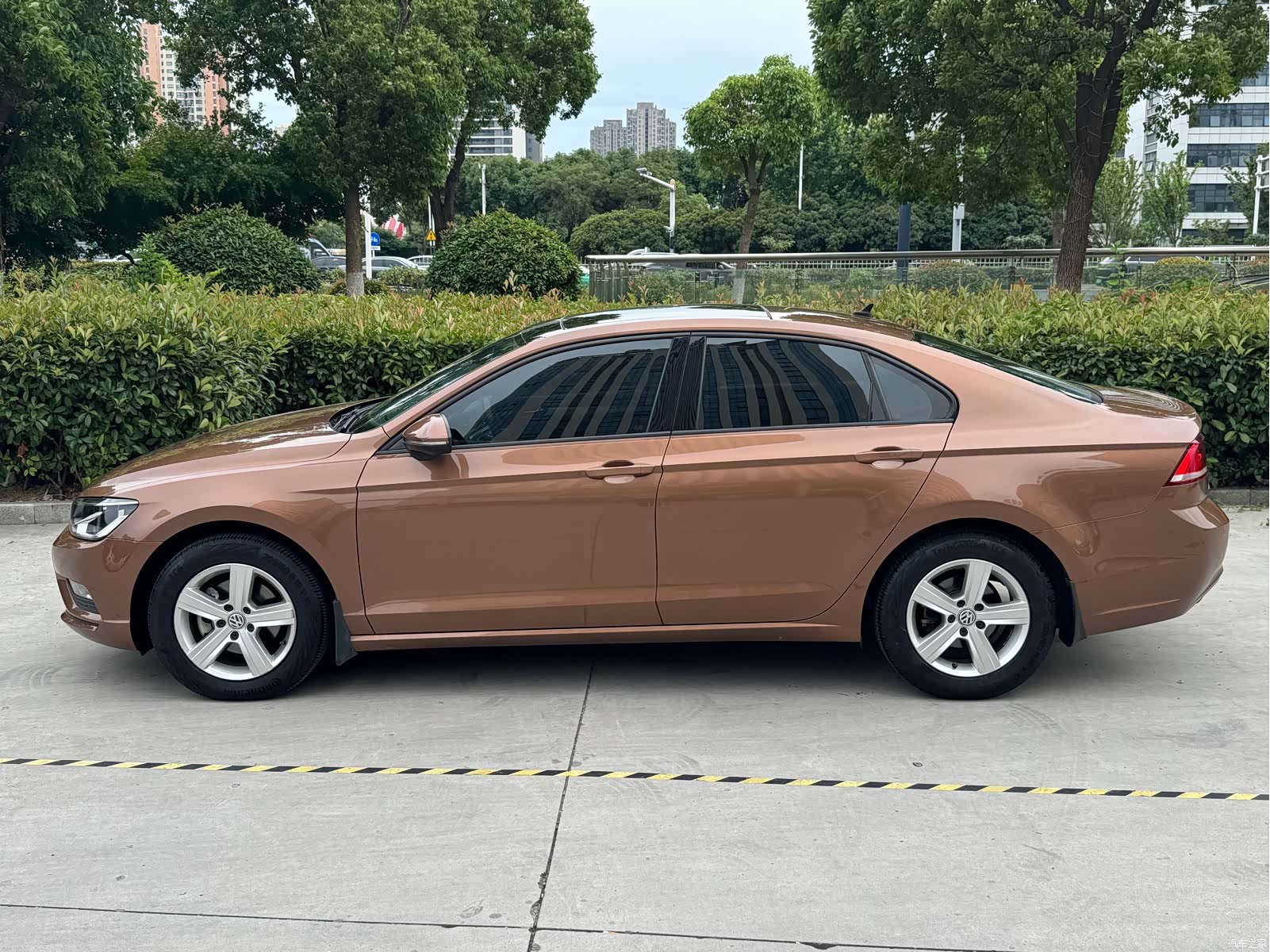 Volkswagen Lamando, 2016 3