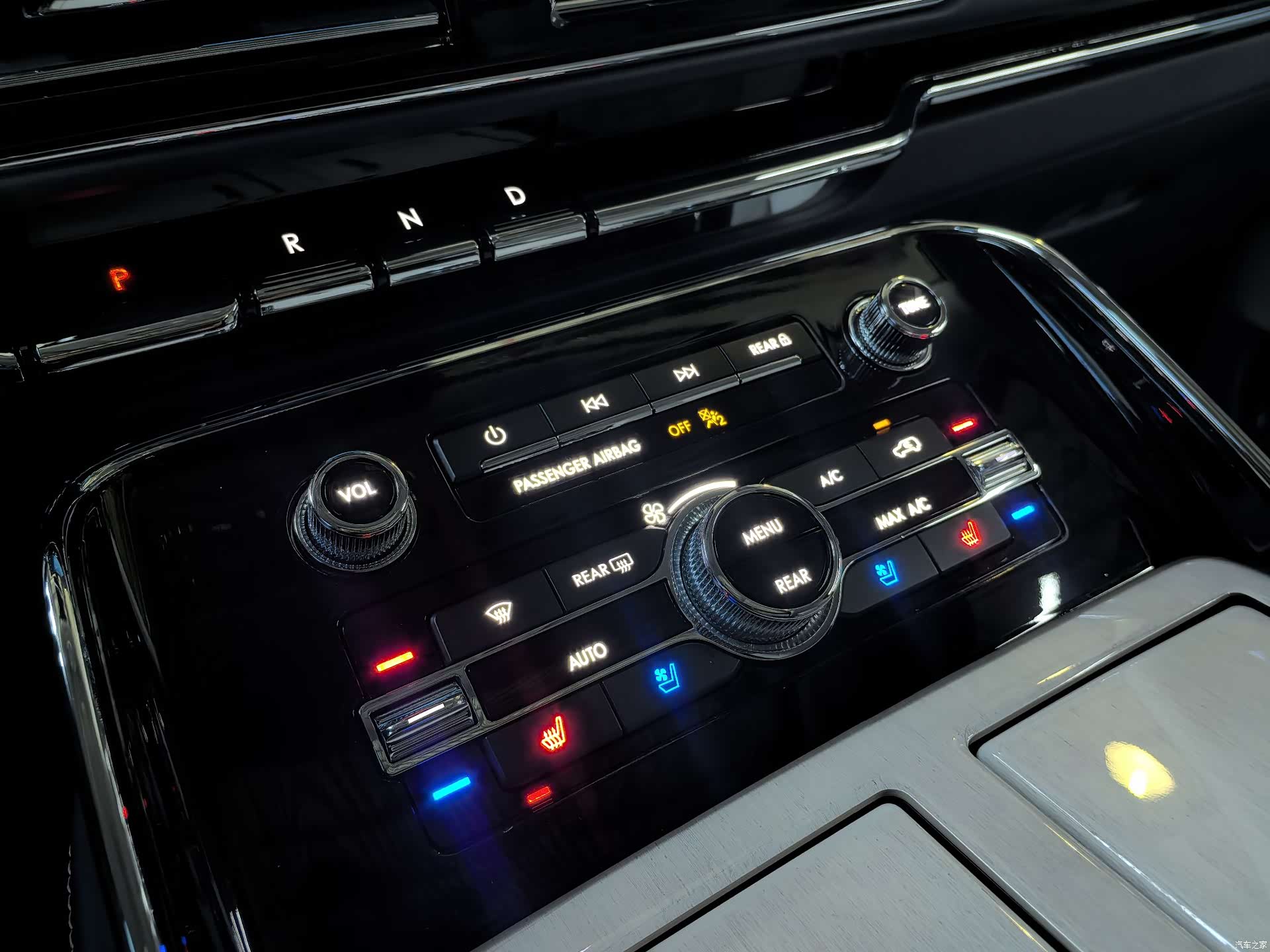 Lincoln Navigator, 2023 9