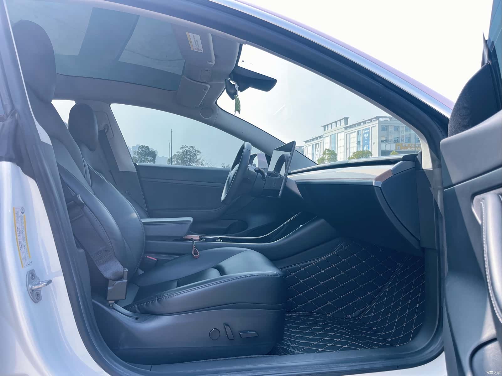 Tesla Model 3, 2020 14