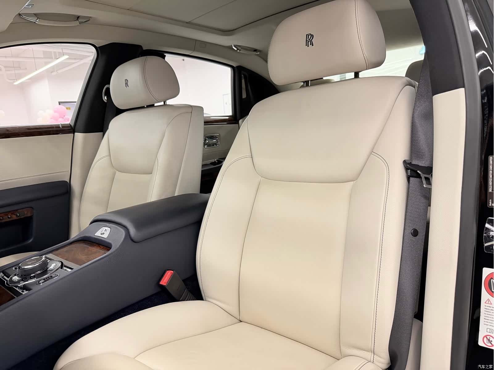 Rolls-Royce Ghost, 2015 7