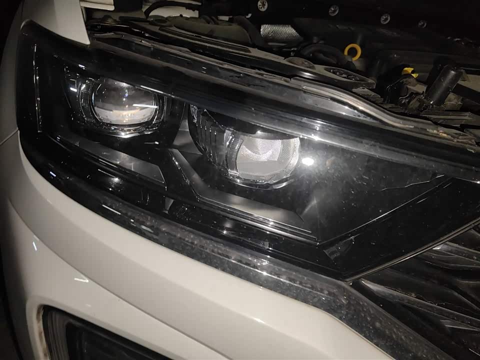 Volkswagen T-ROC exploring Songs