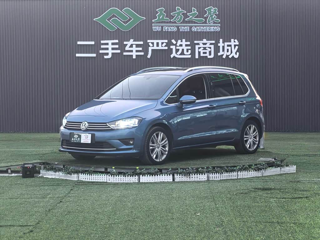 Volkswagen Golf·