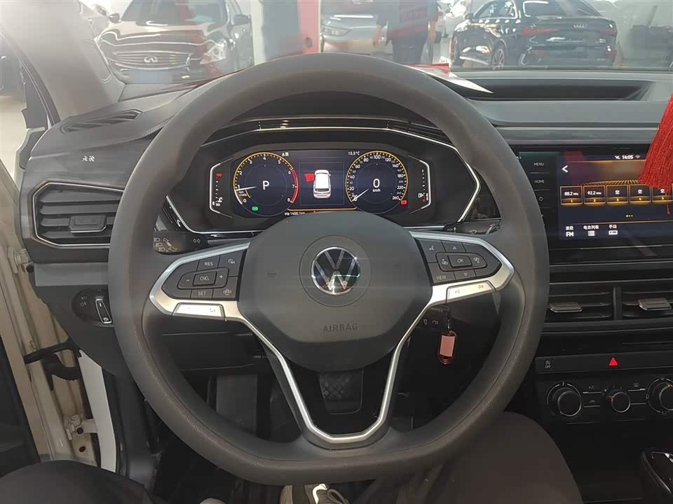 Volkswagen Exploring the shadow