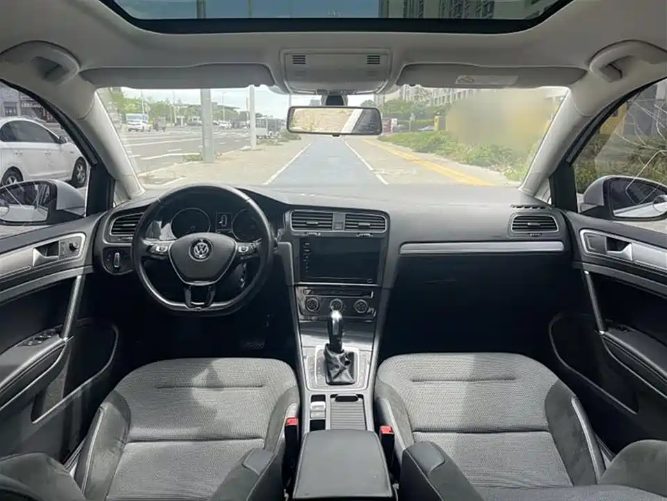 Volkswagen golf
