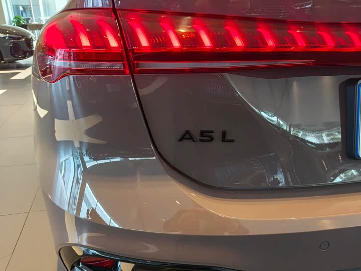 Audi A5L 2026 2.0T yun dong ban