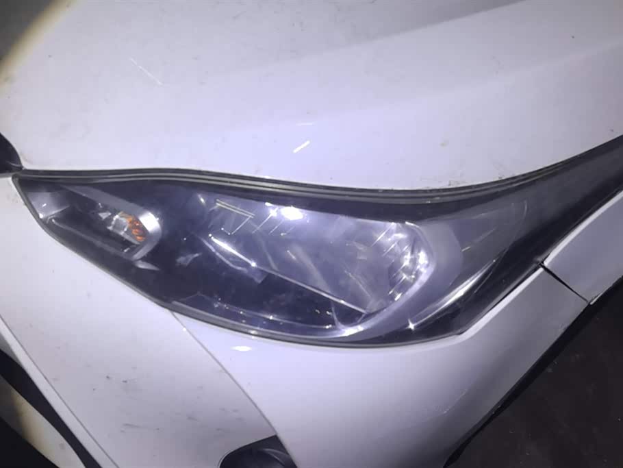 Toyota YARiS L to enjoy