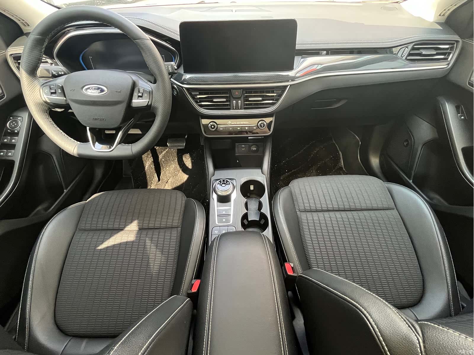 Ford Focus, 2022 8