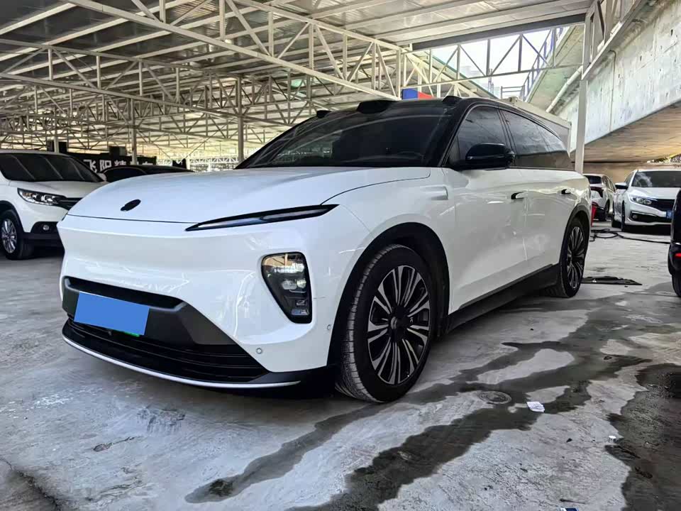 NIO ES8