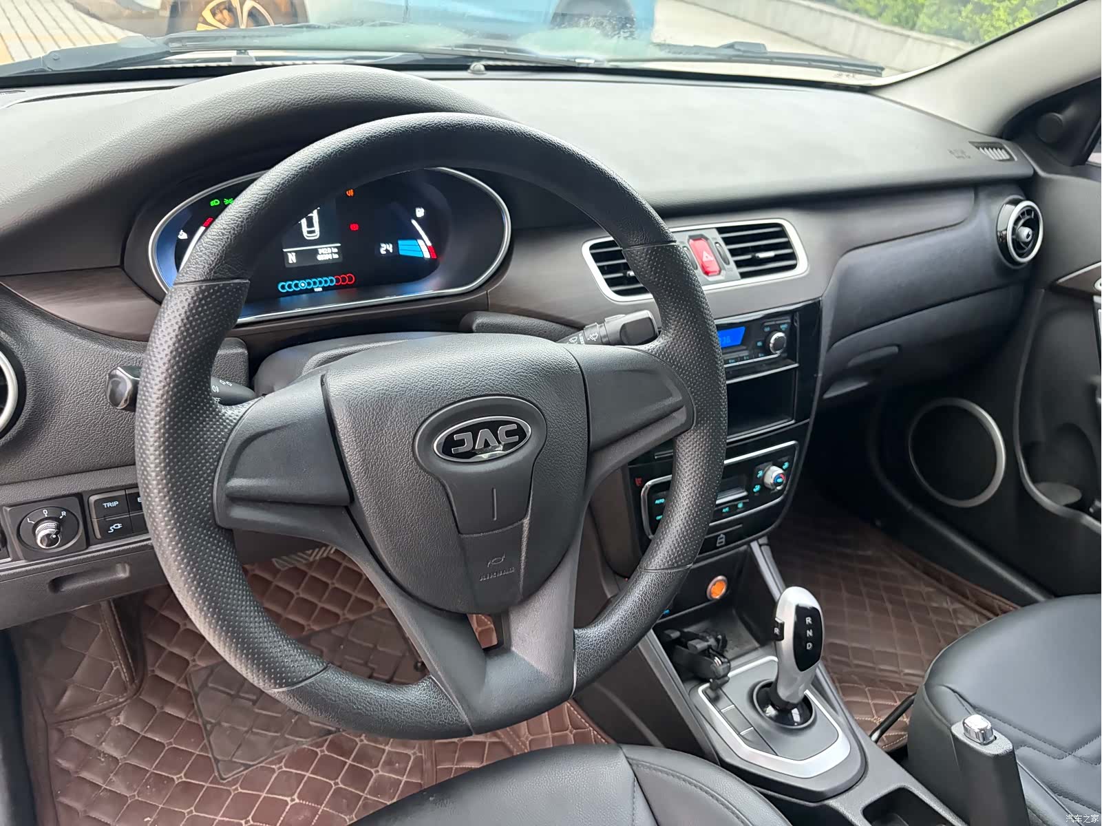 JAC iEVA50, 2019 13