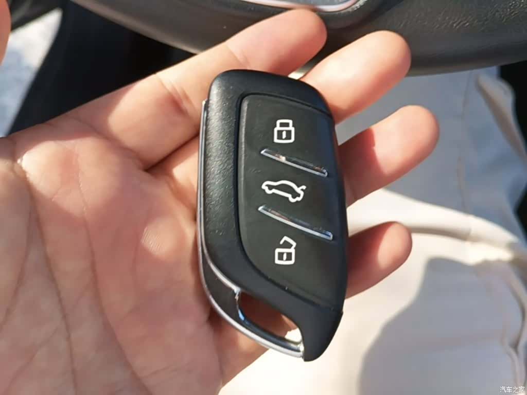 Roewe i5, 2022 9