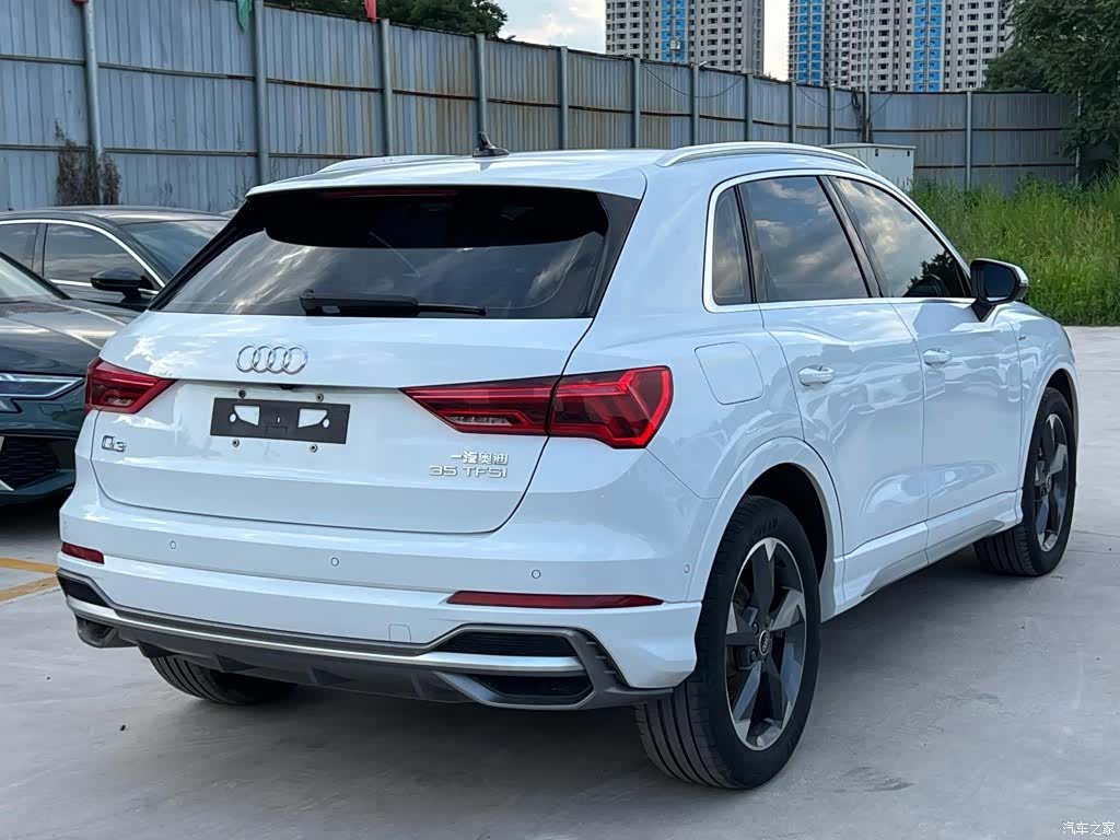 Audi Q3, 2022 все фото