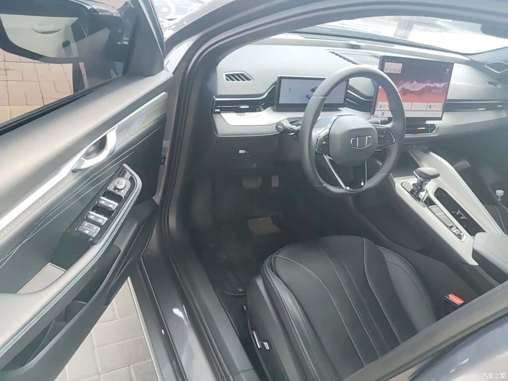 Geely Preface, 2025 16