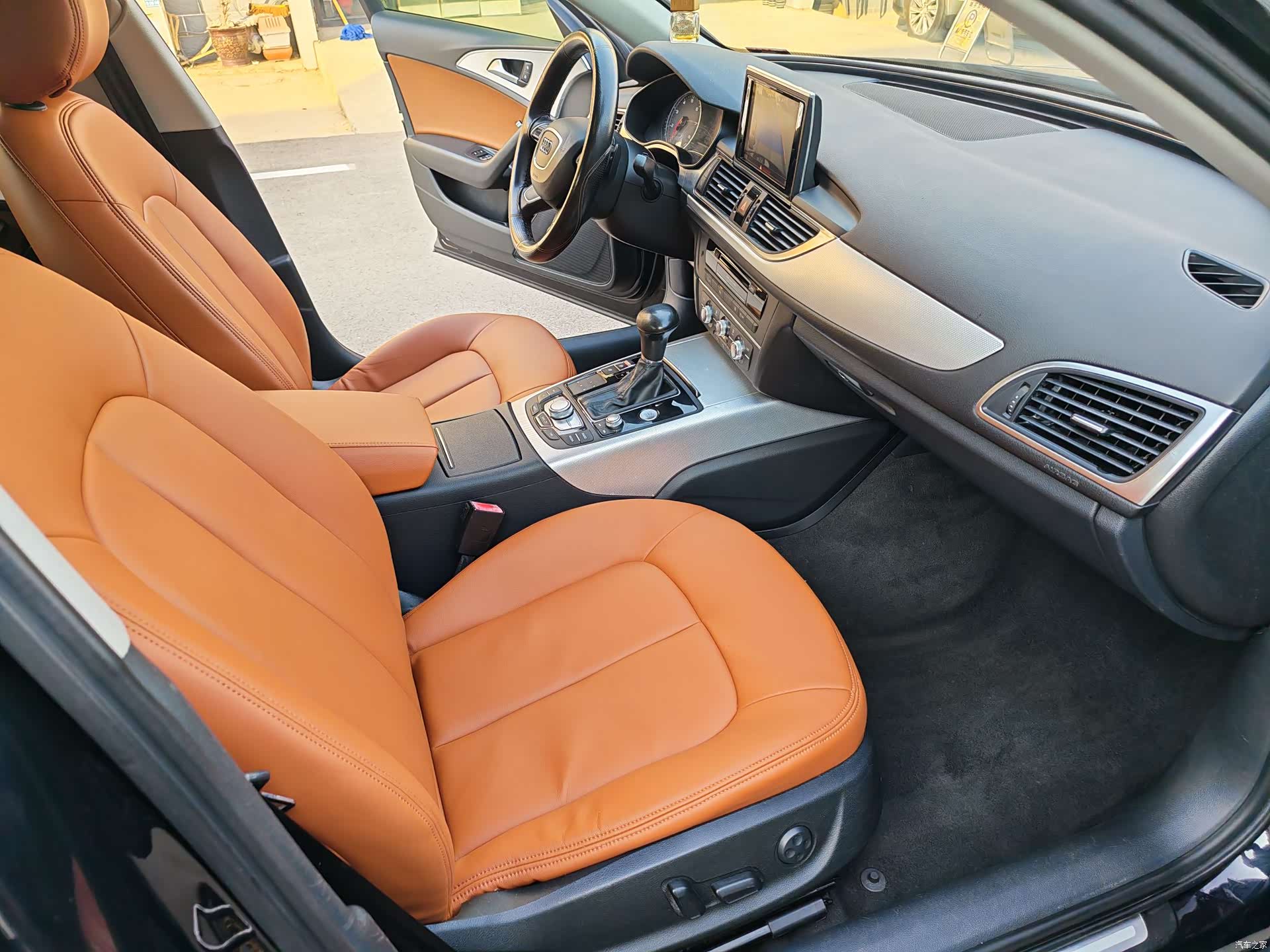 Audi A6L, 2015 12