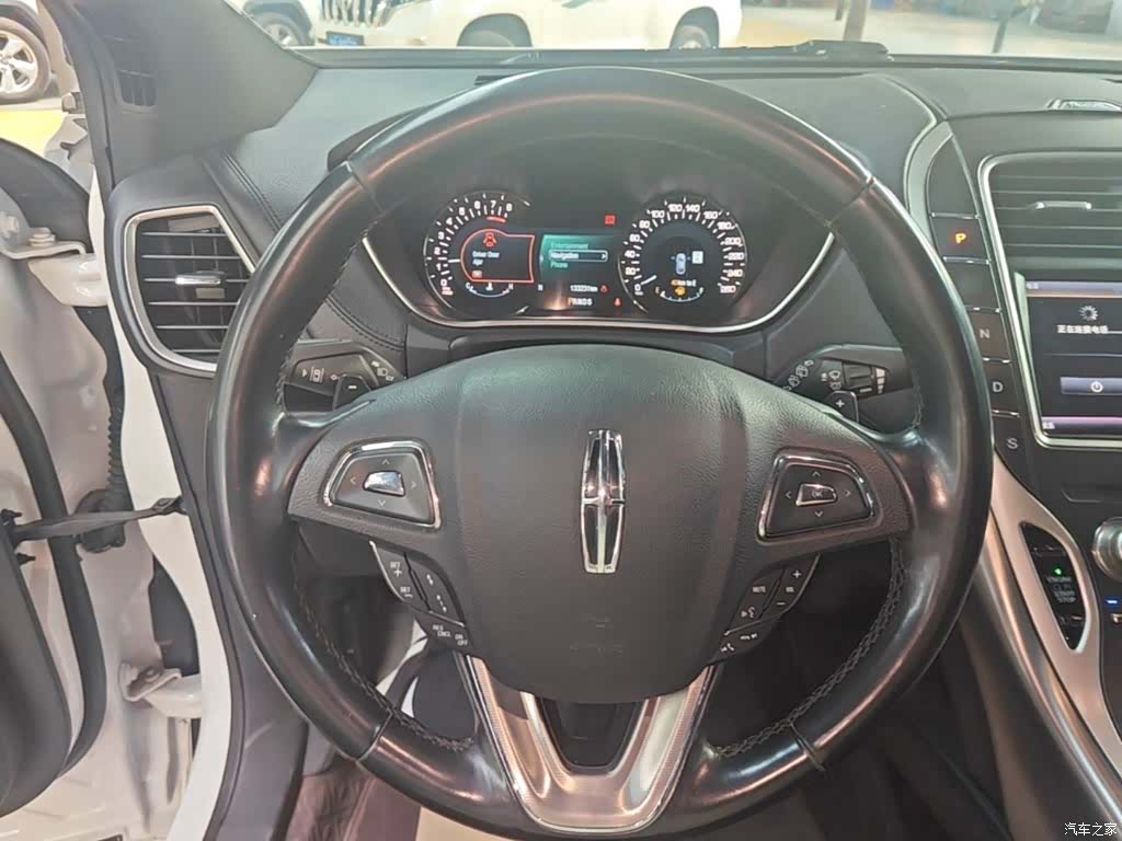 Lincoln MKX, 2017 11