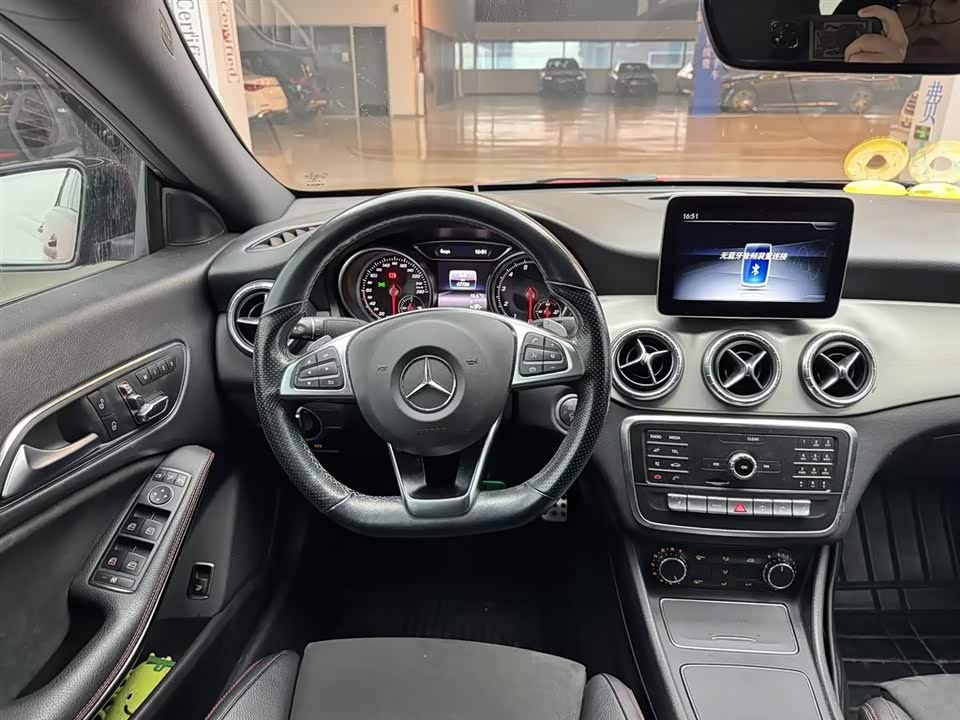 Mercedes-Benz CLA
