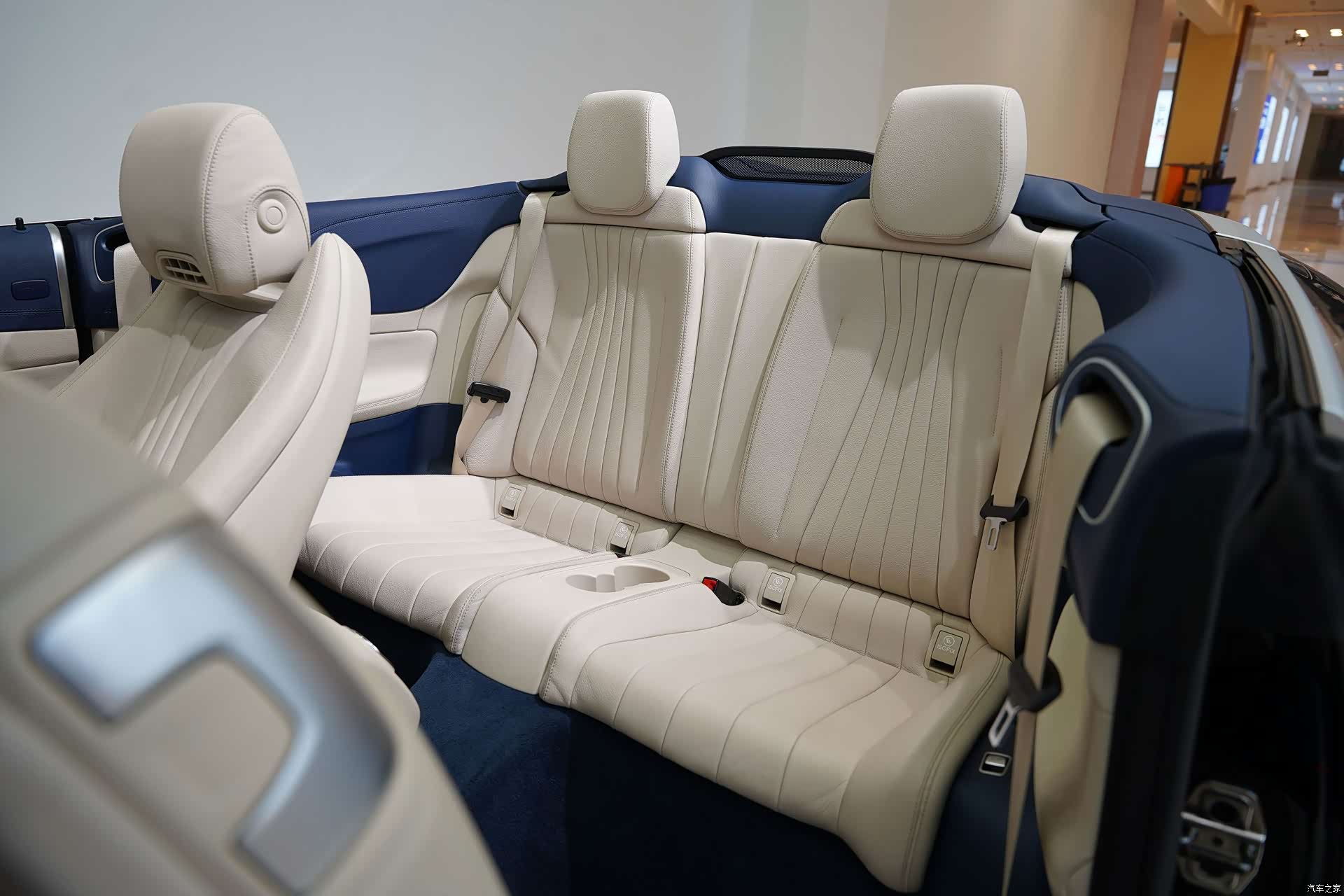 Mercedes-Benz E-Class, 2023 13