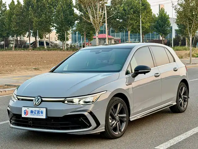Volkswagen Golf 2022 — купить из Китая под заказ